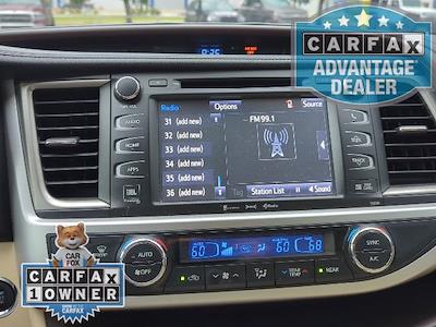 2019 Toyota Highlander FWD SUV for sale #KS297797 - photo 2