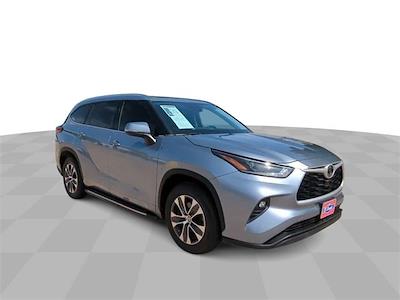 Used 2021 Toyota Highlander XLE SUV for sale #MS066624 - photo 1