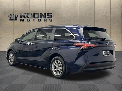 Used 2021 Toyota Sienna XLE Minivan for sale #BL2839A - photo 2
