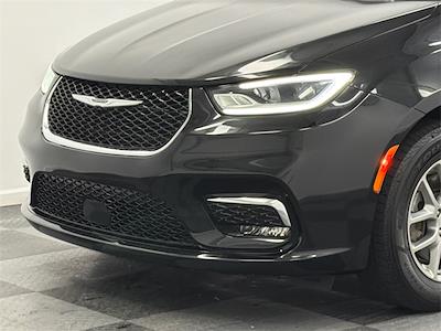 Used 2021 Chrysler Pacifica Touring Minivan for sale #BL3020A - photo 2