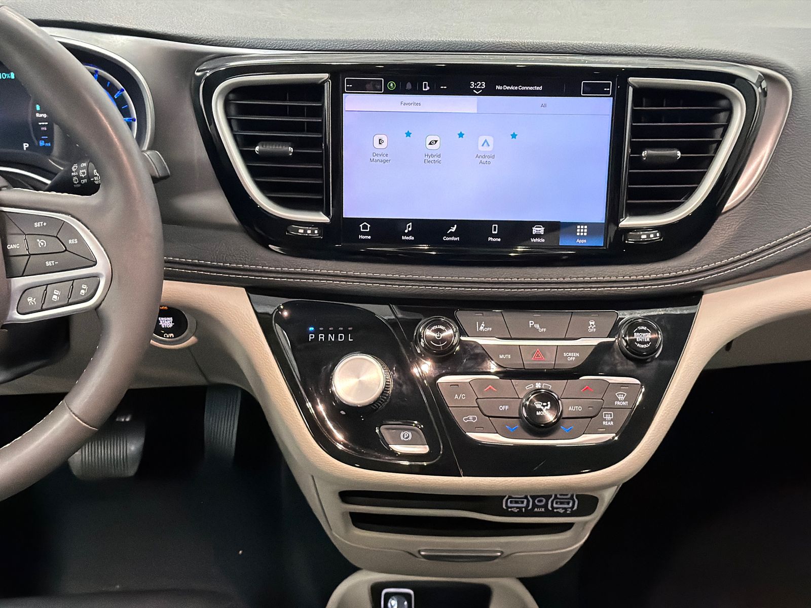 Used 2023 Chrysler Pacifica - photo 22
