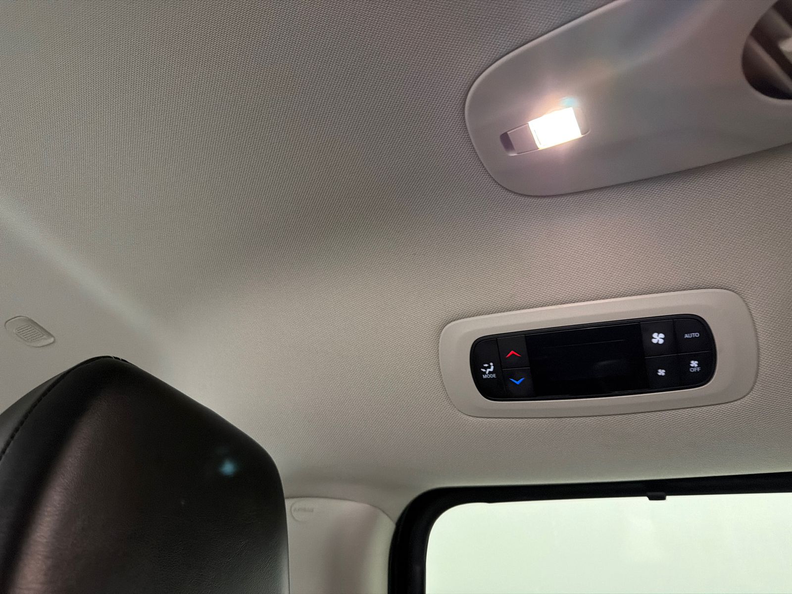Used 2024 Chrysler Pacifica - photo 21