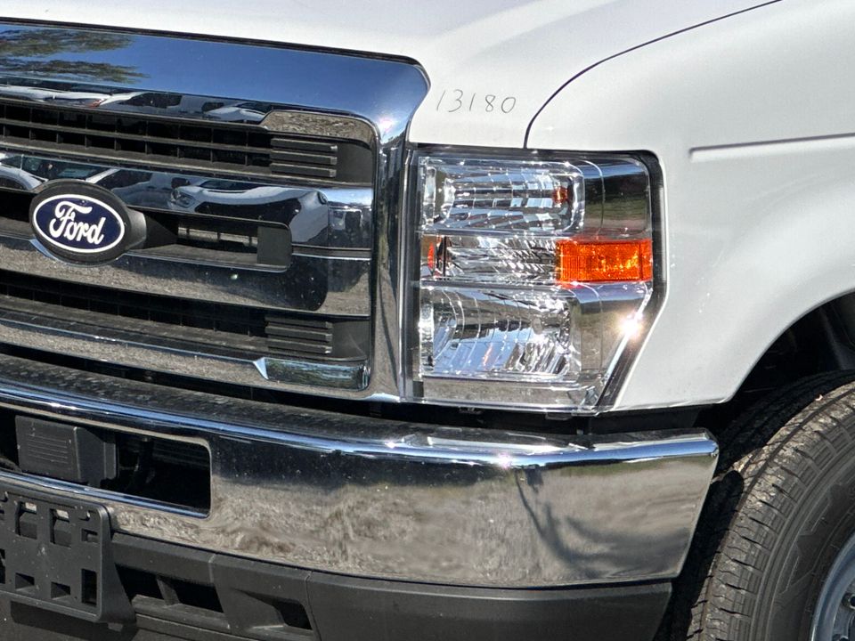 New 2026 Ford E-350 - photo 5