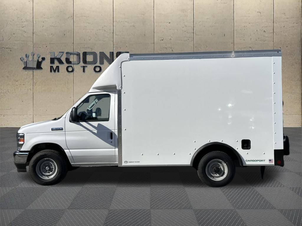 New 2026 Ford E-350 - photo 7