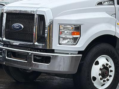 Used 2022 Ford F-650 - photo 1