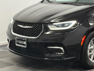 Used 2024 Chrysler Pacifica - photo 1