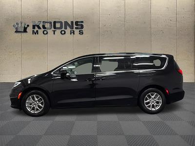 Used 2024 Chrysler Pacifica - photo 1