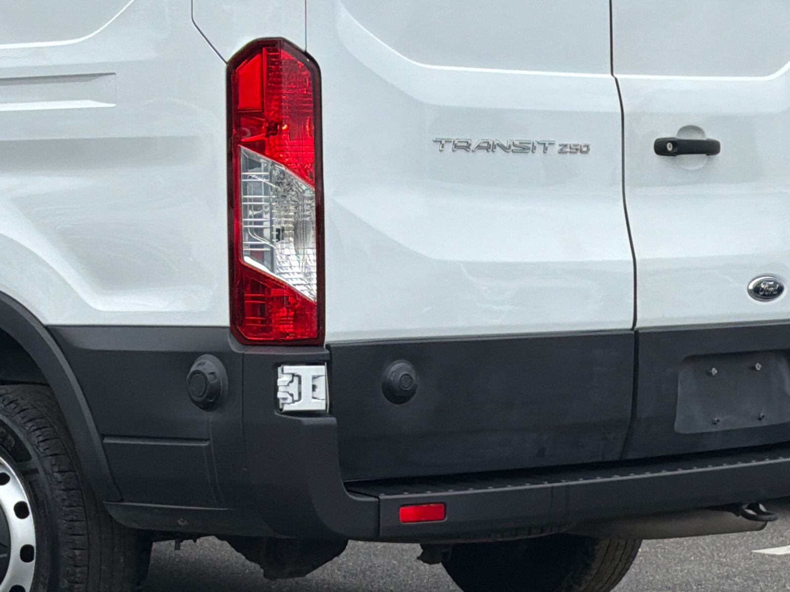 Used 2024 Ford Transit 250 - photo 9