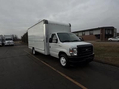 Used 2022 Ford E-350 - photo 1