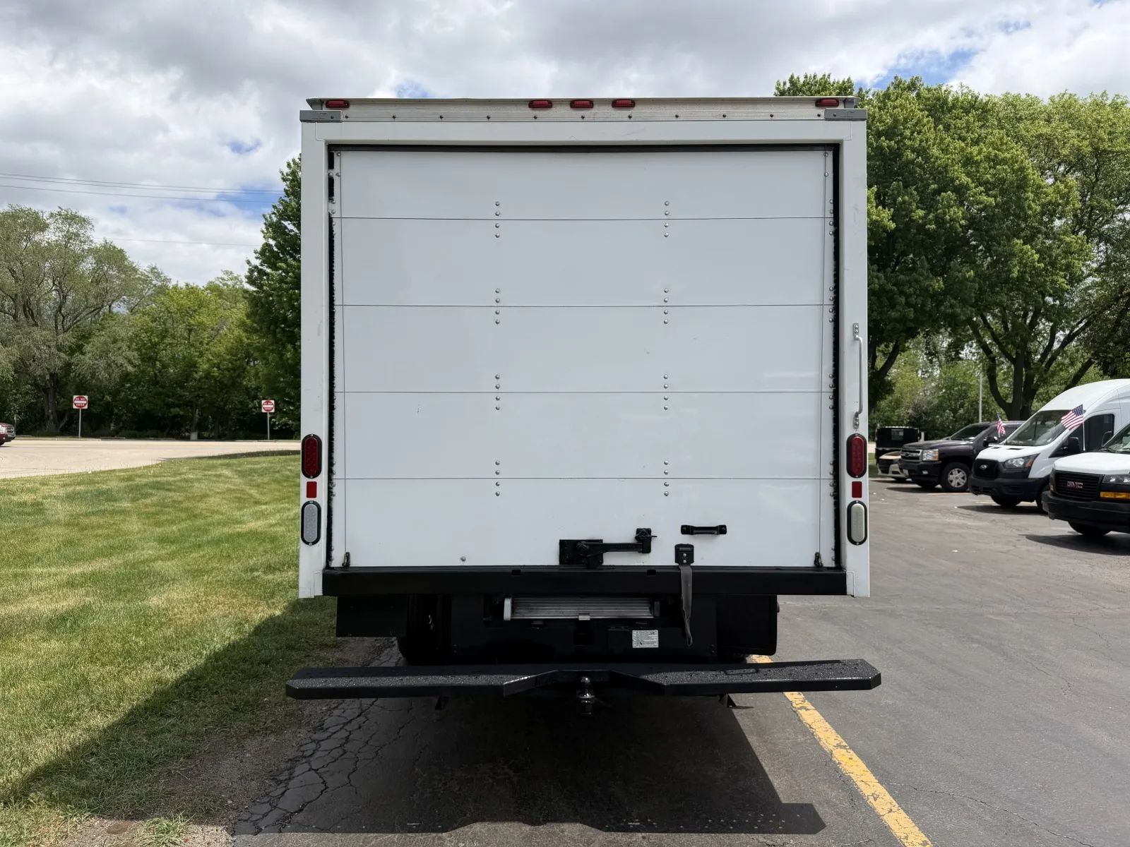 Used 2015 Ford E-350 - photo 24