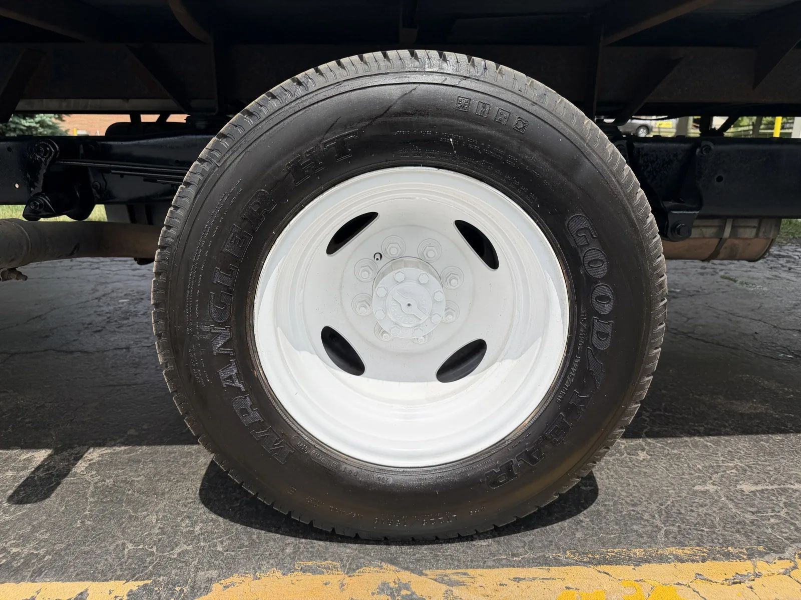 Used 2015 Ford E-350 - photo 33
