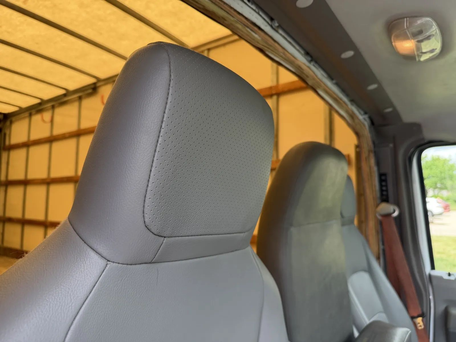 Used 2015 Ford E-350 - photo 37