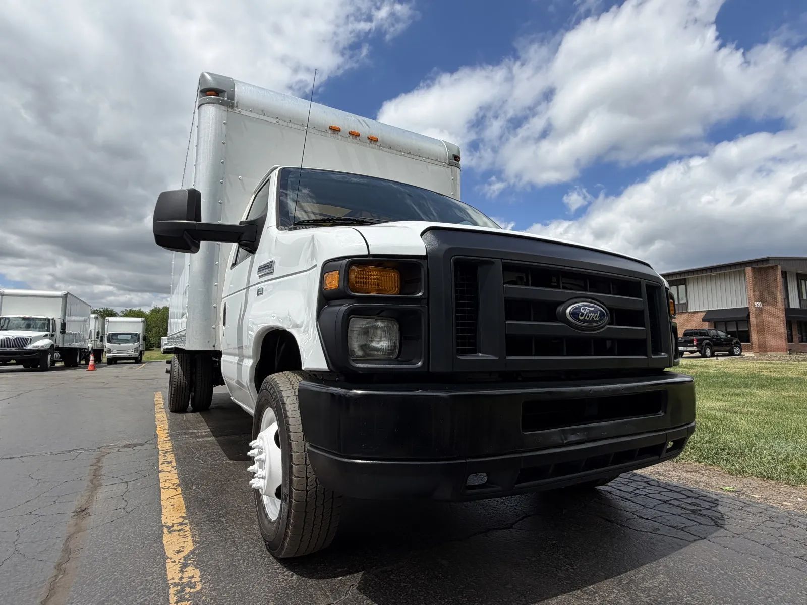 Used 2015 Ford E-350 - photo 21