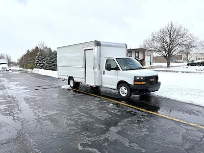 Used 2022 GMC Savana 3500 - photo 1