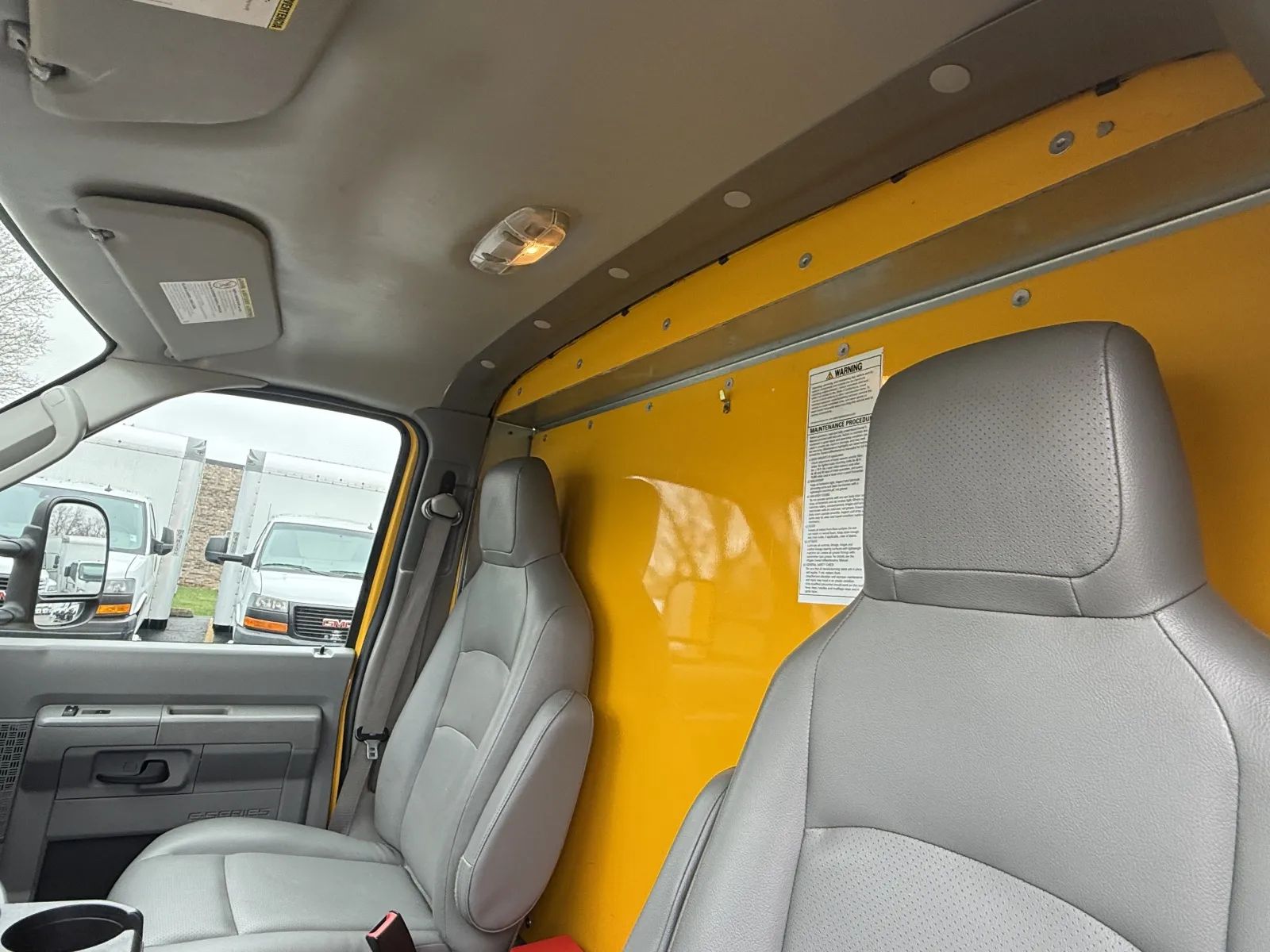 Used 2022 Ford E-350 - photo 20