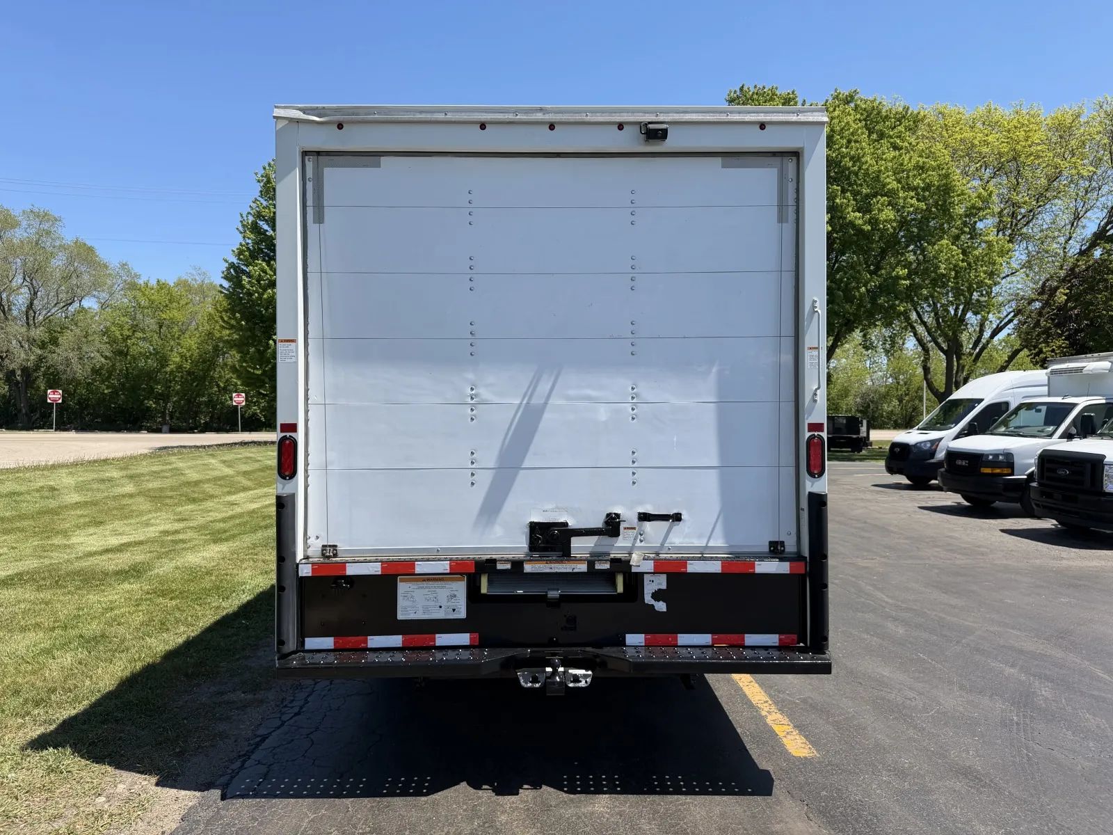 Used 2022 Ford E-350 - photo 13
