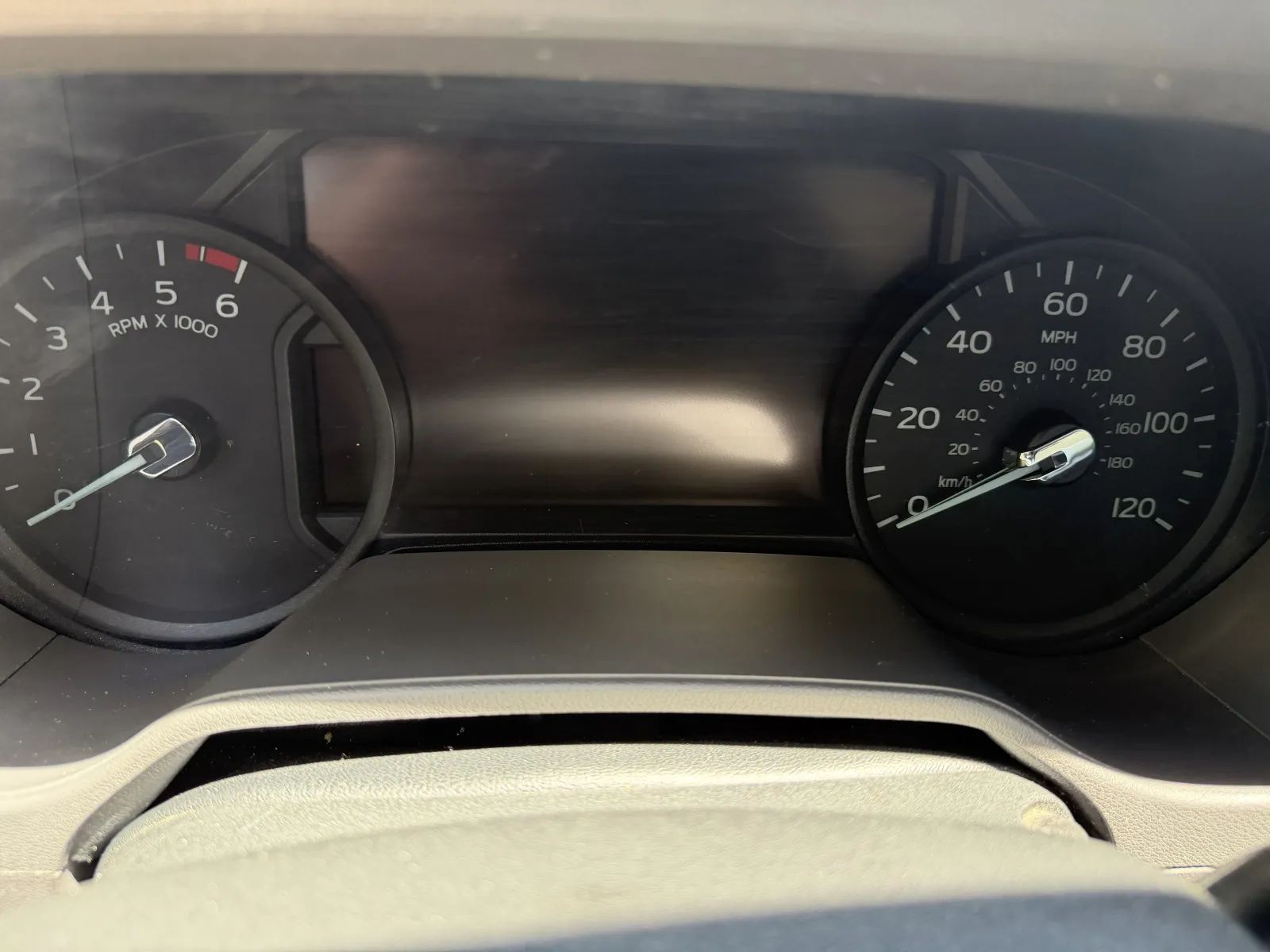 Used 2022 Ford E-350 - photo 10