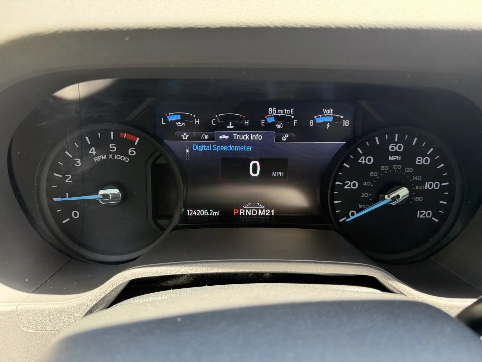 Used 2022 Ford E-350 - photo 11