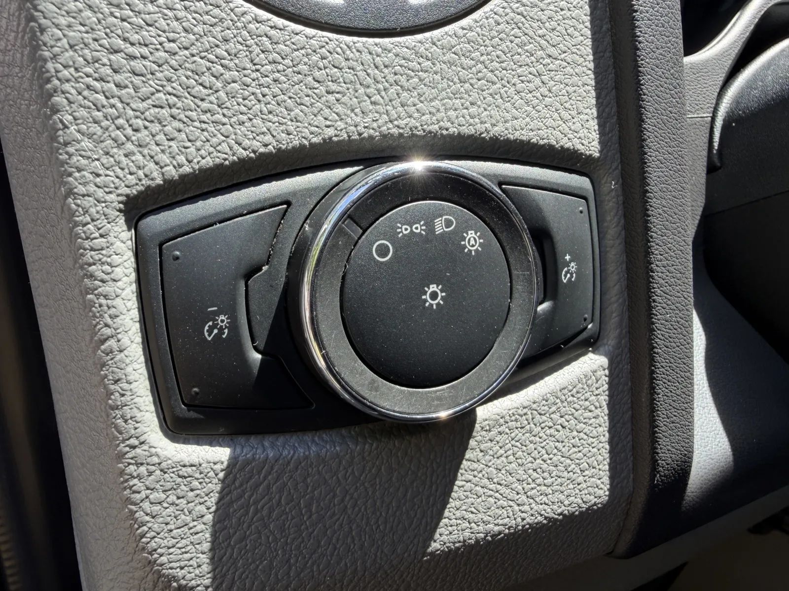 Used 2022 Ford E-350 - photo 12
