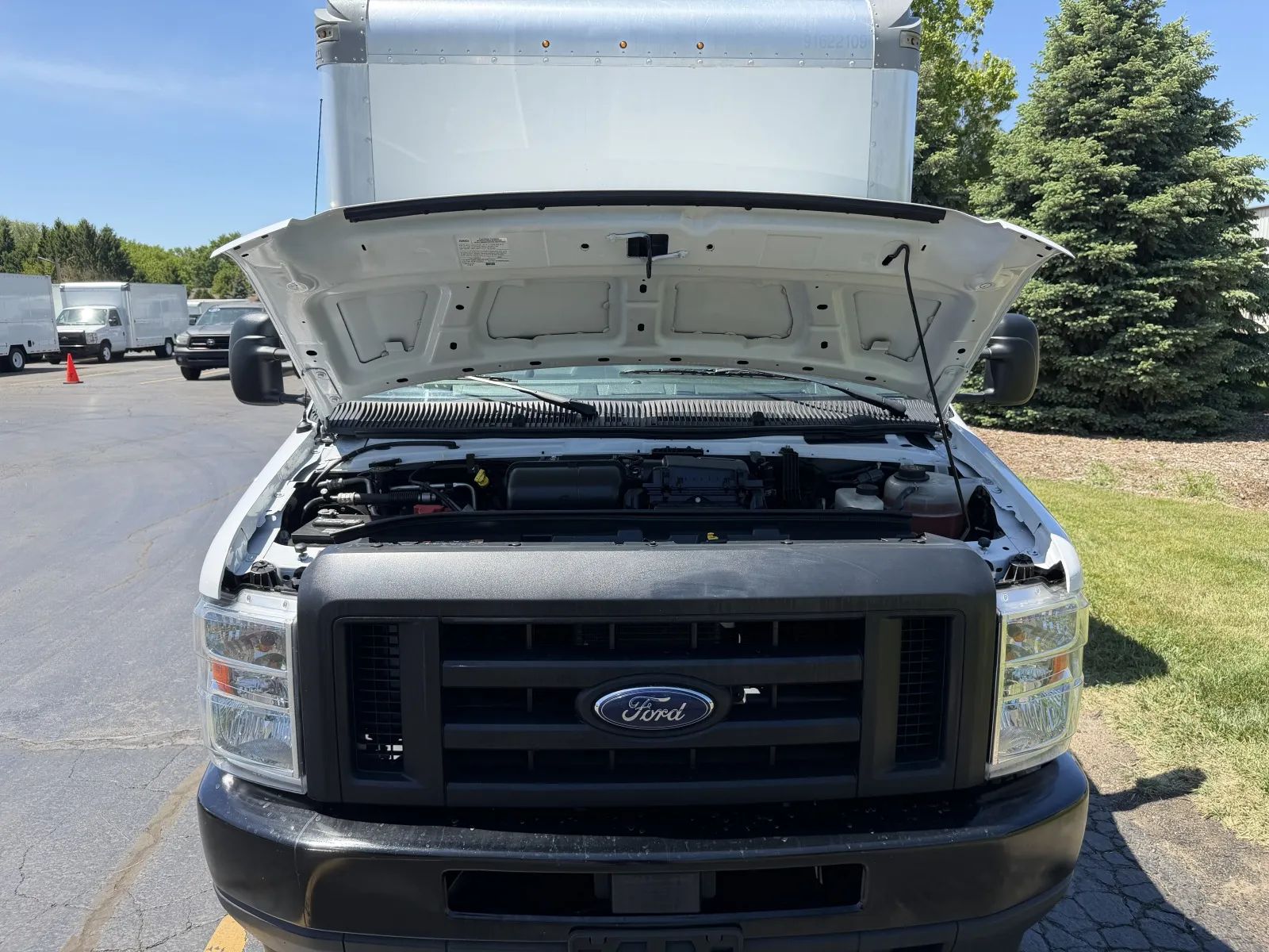 Used 2022 Ford E-350 - photo 16