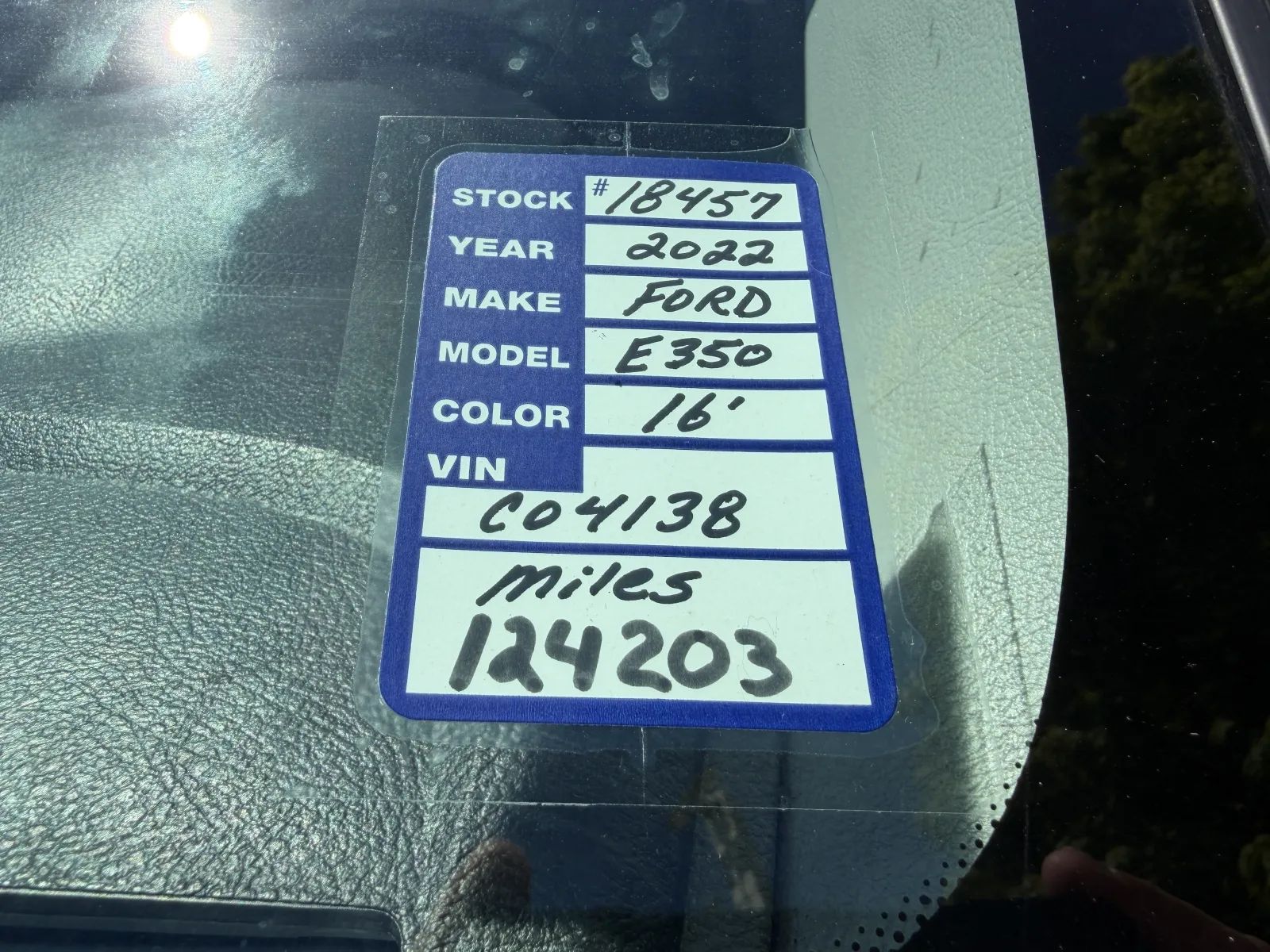 Used 2022 Ford E-350 - photo 20