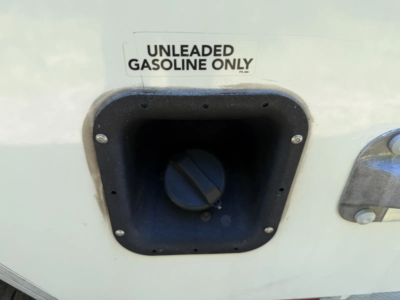 Used 2022 Ford E-350 - photo 11