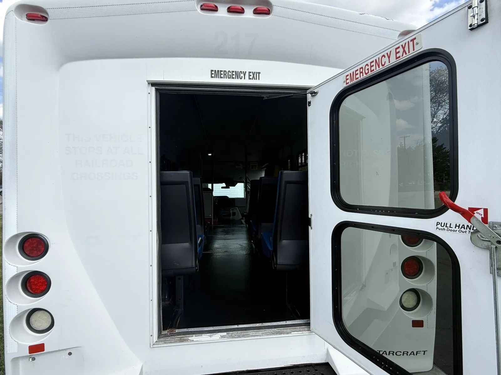 Used 2016 Ford E-450 - photo 6