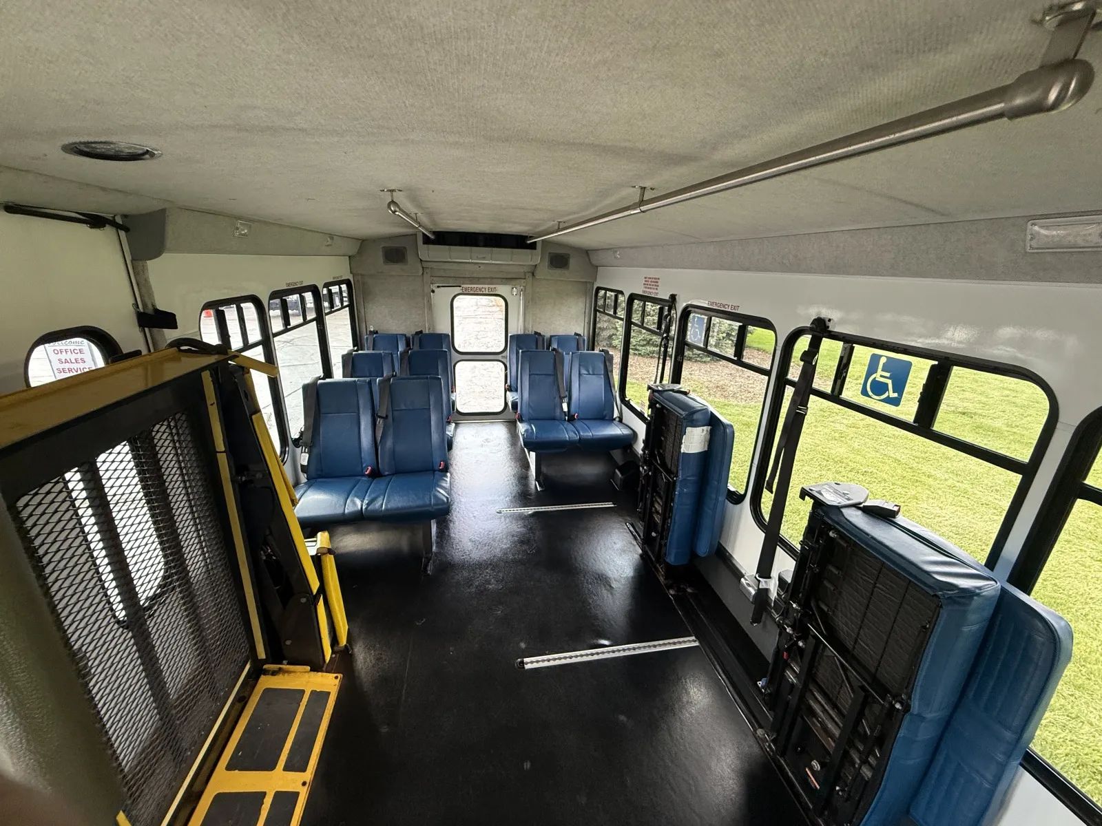 Used 2016 Ford E-450 - photo 18