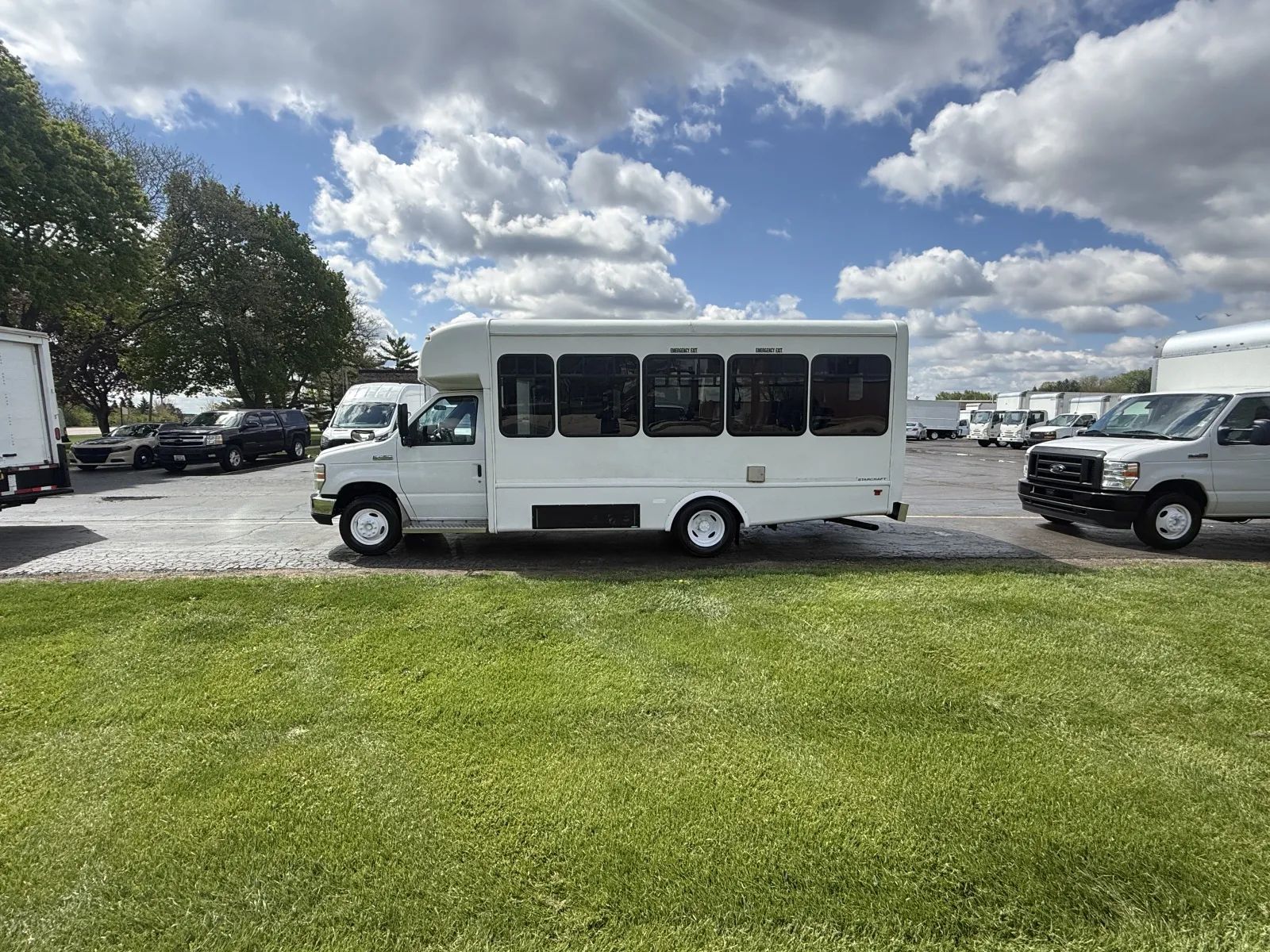 Used 2016 Ford E-450 - photo 19