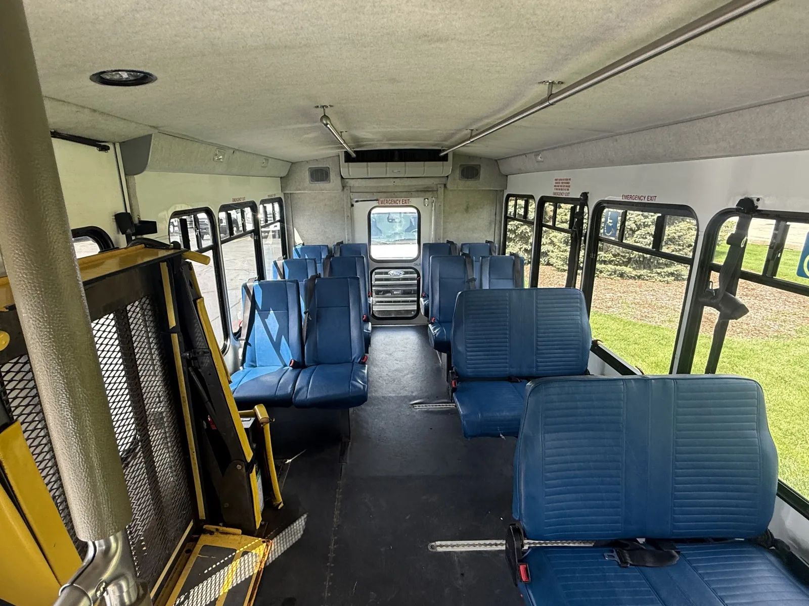 Used 2016 Ford E-450 - photo 11