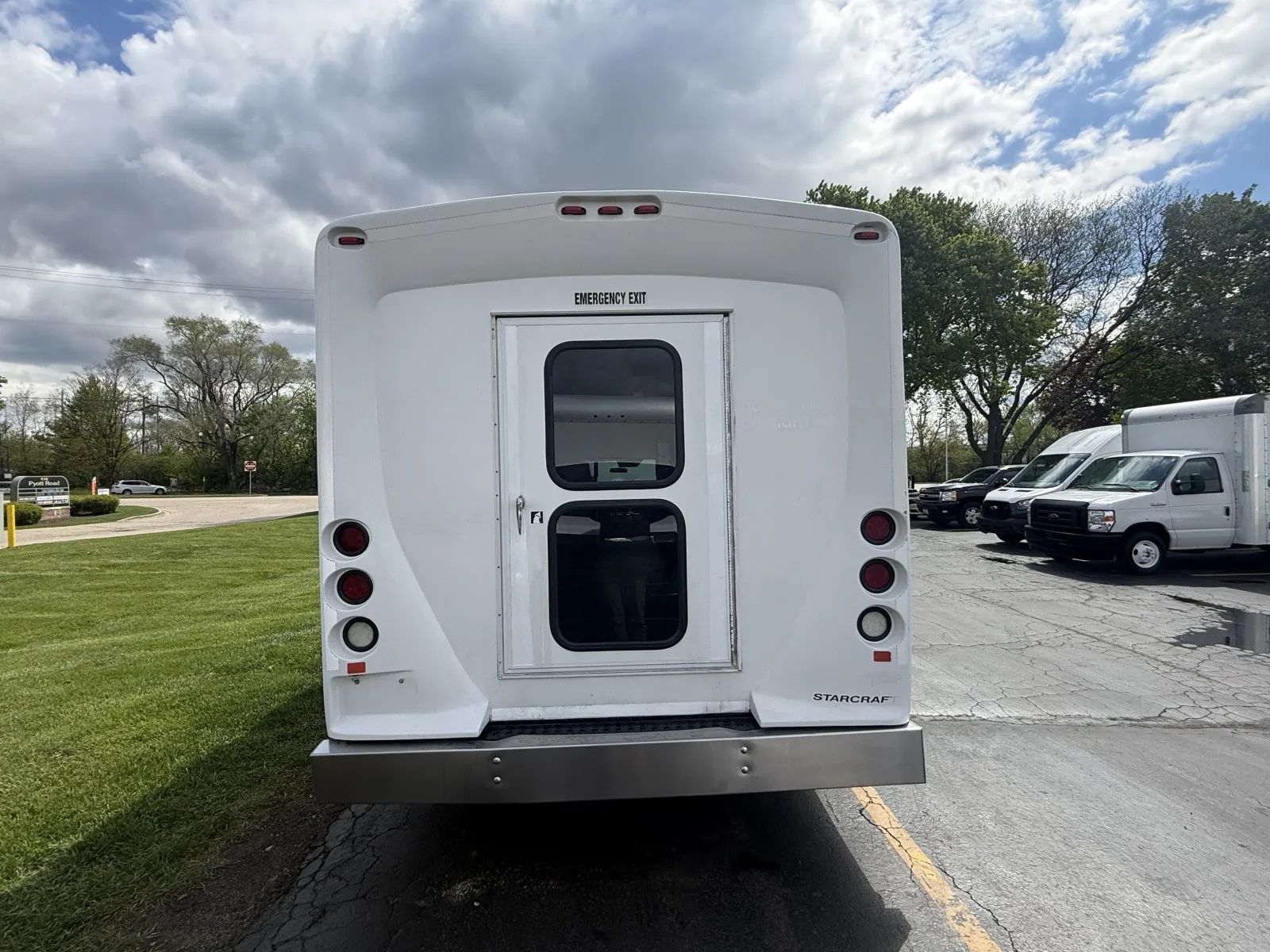 Used 2016 Ford E-450 - photo 21