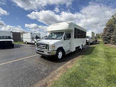 Used 2016 Ford E-450 - photo 1