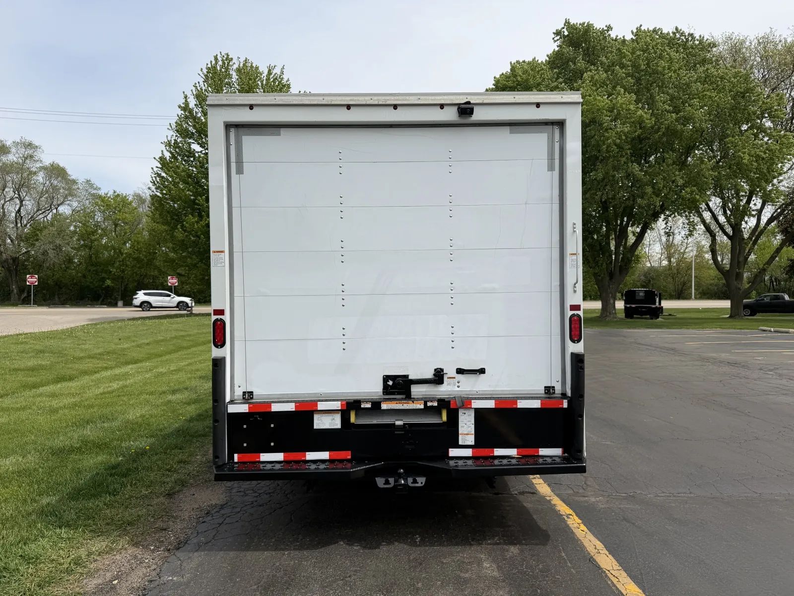 Used 2022 Ford E-350 - photo 7