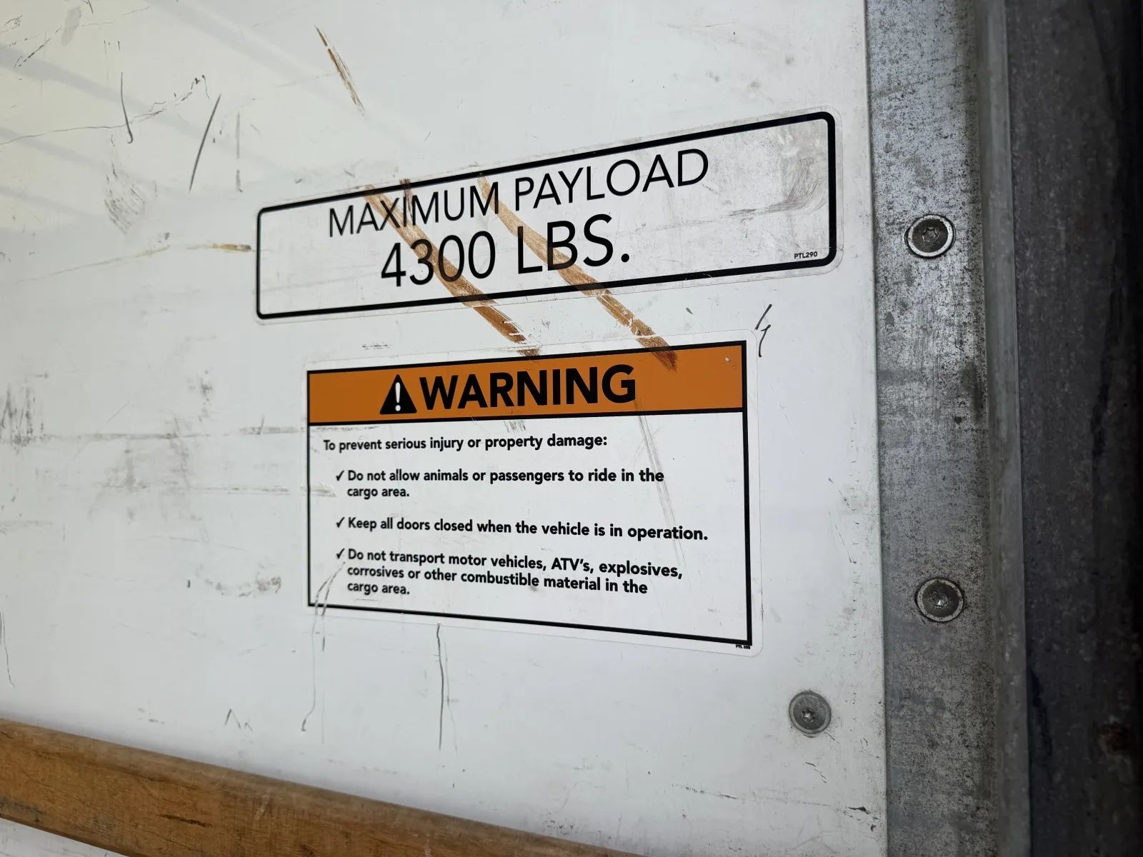 Used 2022 Ford E-350 - photo 13