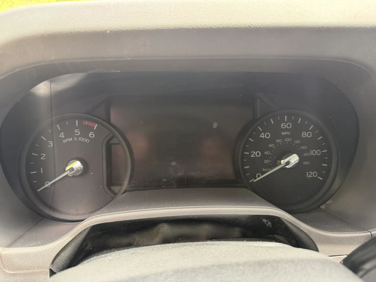 Used 2022 Ford E-350 - photo 32