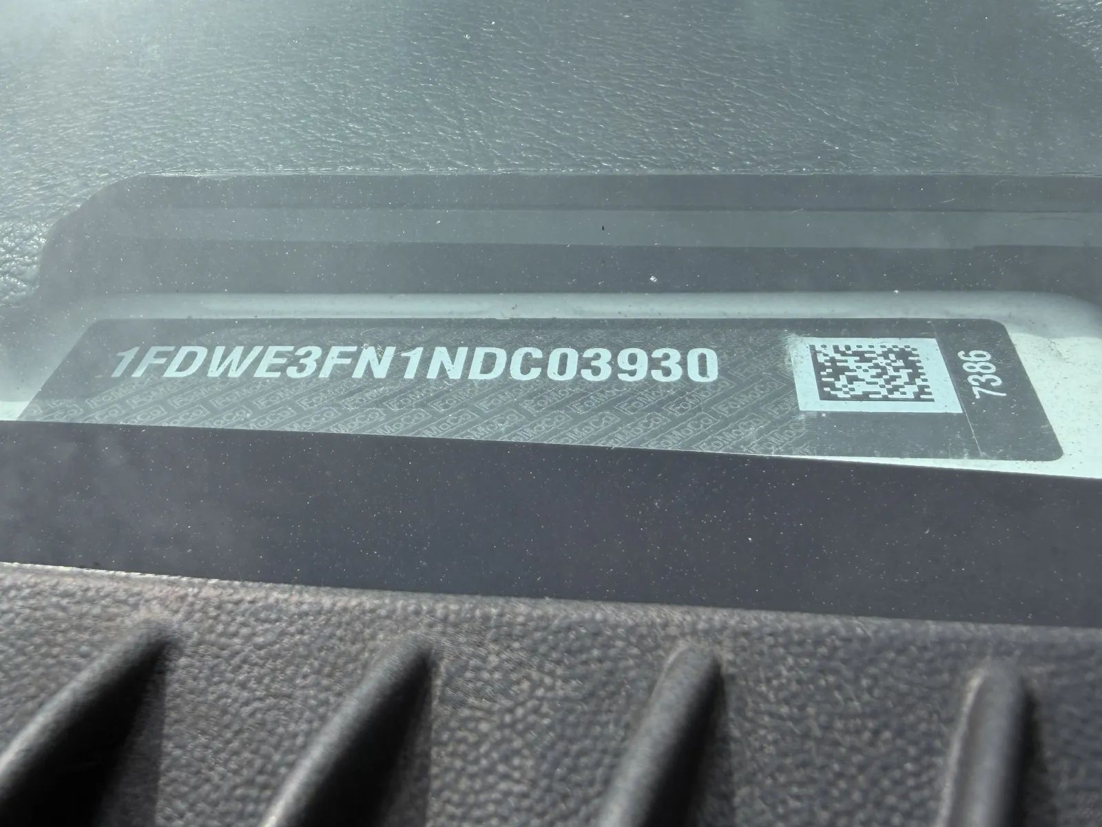 Used 2022 Ford E-350 - photo 1