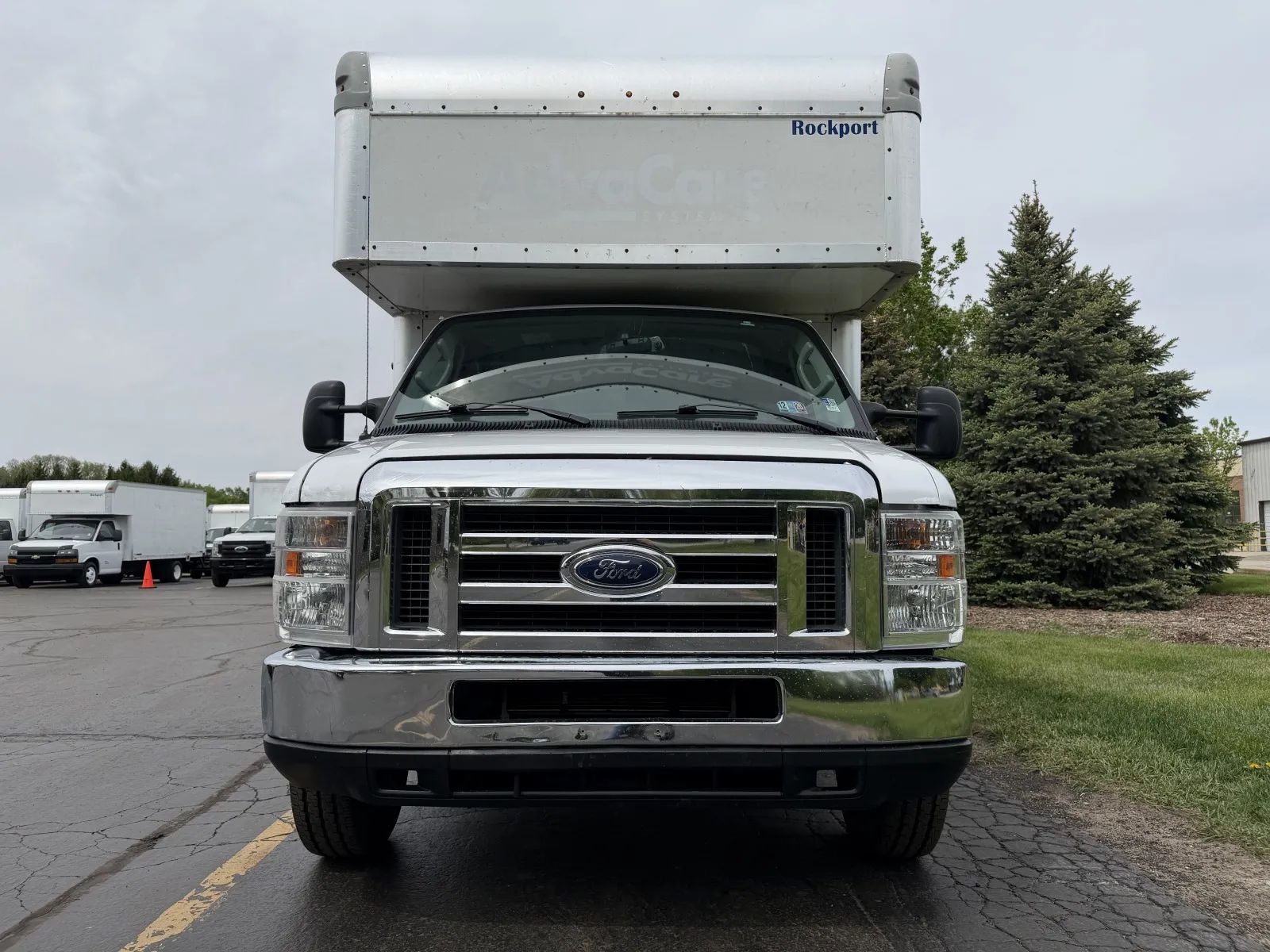 Used 2019 Ford E-450 - photo 52