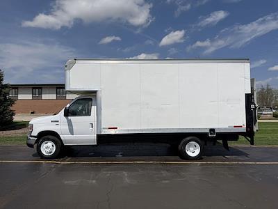 Used 2019 Ford E-450 - photo 2