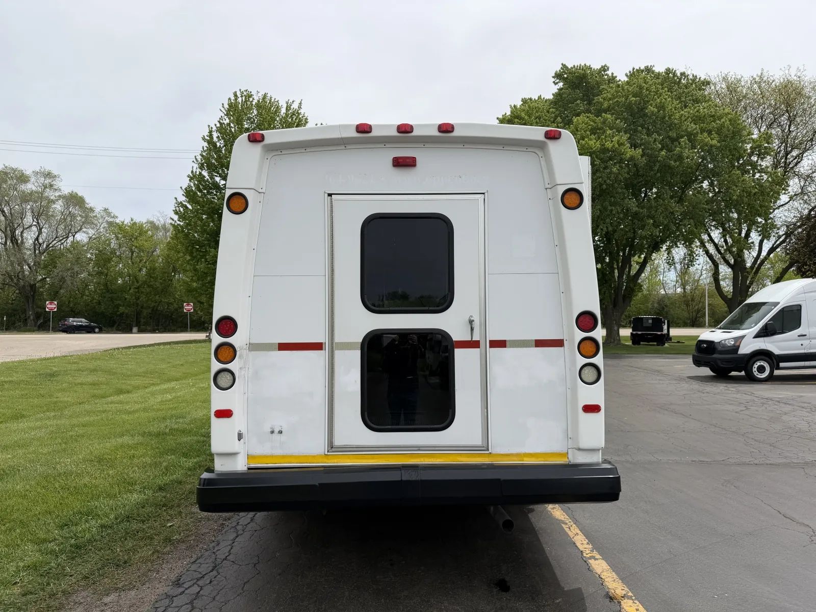 Used 2015 Ford E-450 - photo 12