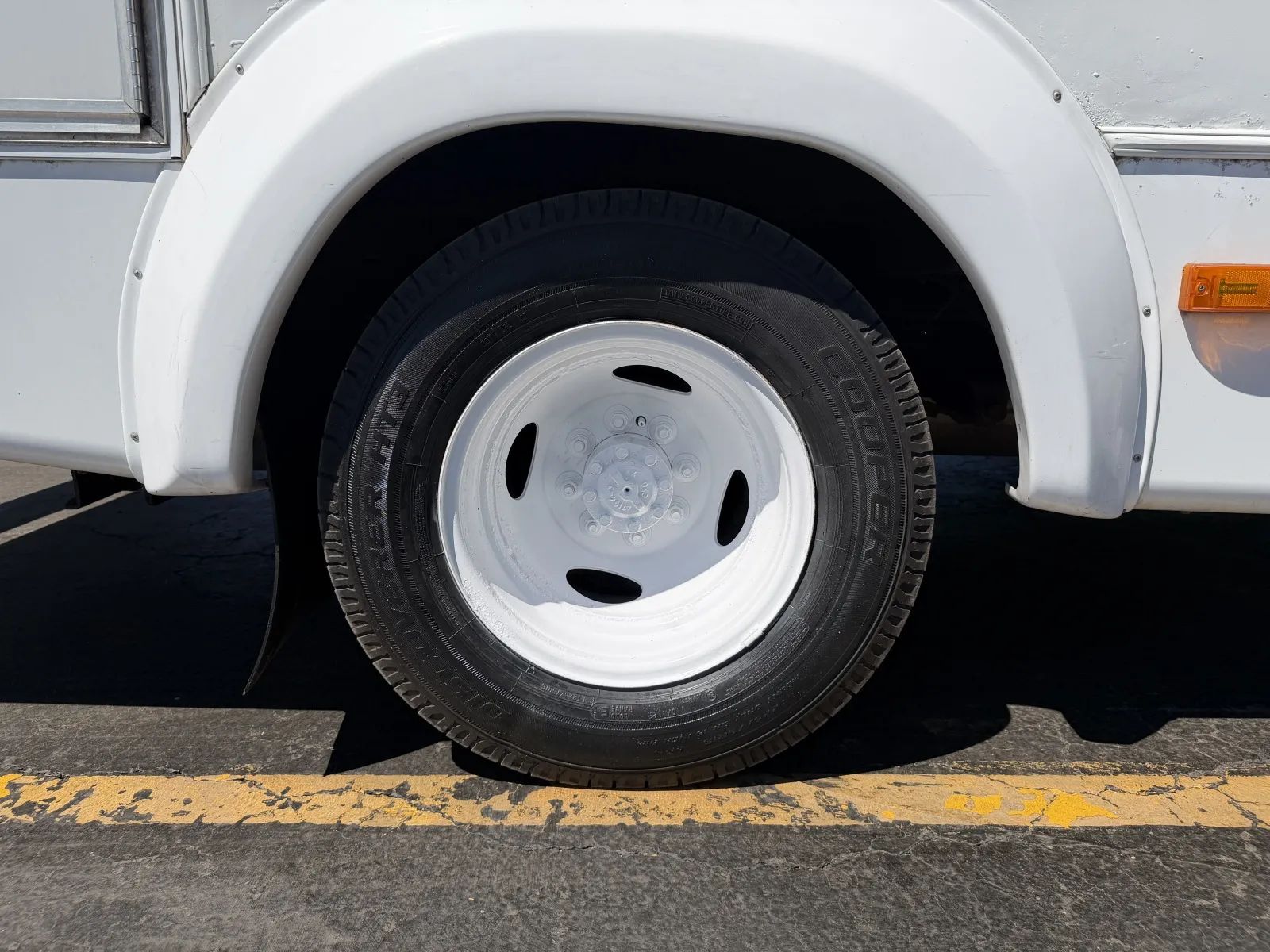 Used 2015 Ford E-450 - photo 17