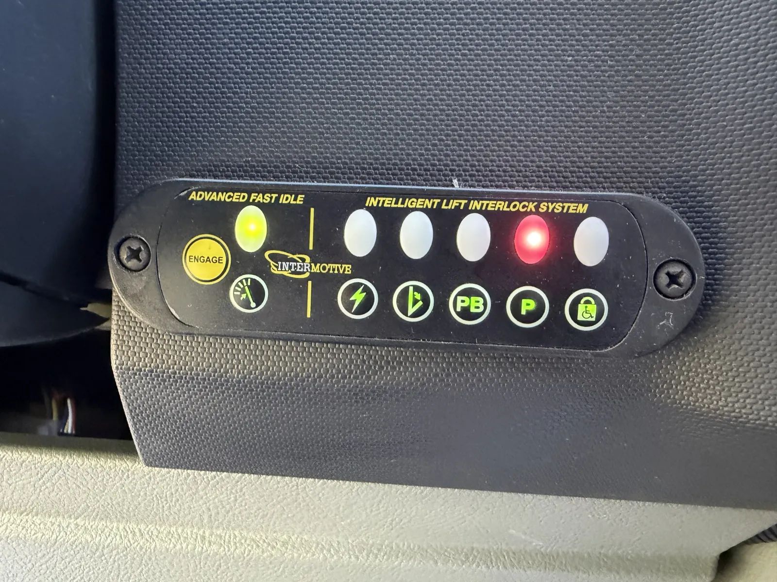 Used 2015 Ford E-450 - photo 34