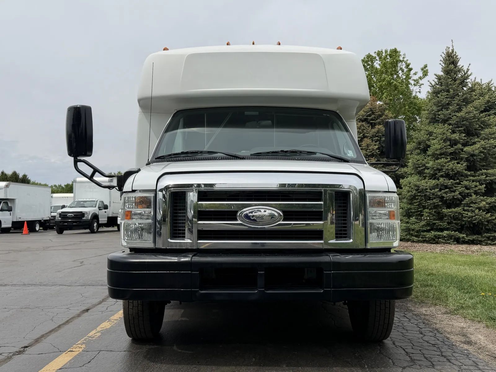 Used 2015 Ford E-450 - photo 6