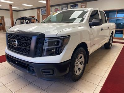 Used 2018 Nissan Titan - photo 1