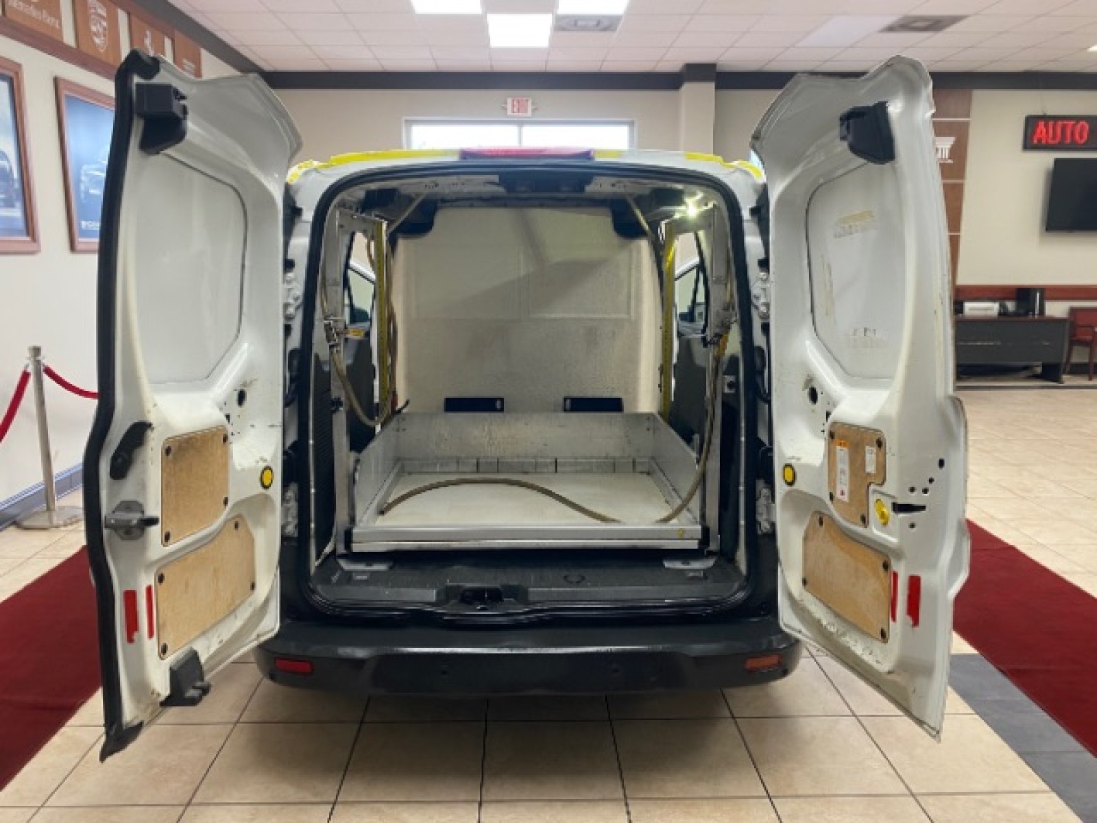 Used 2017 Ford Transit Connect Empty Cargo Van - photo 2