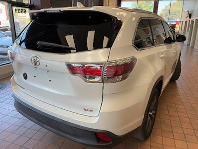 Used 2016 Toyota Highlander XLE for sale #A1F-25255 - photo 2