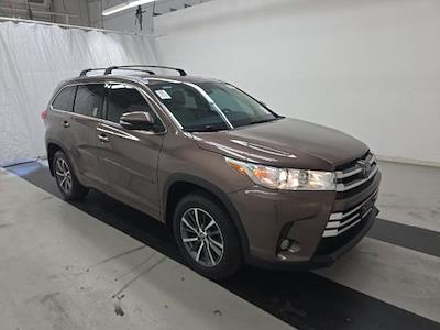Used 2018 Toyota Highlander SE for sale #A1F-47302 - photo 1