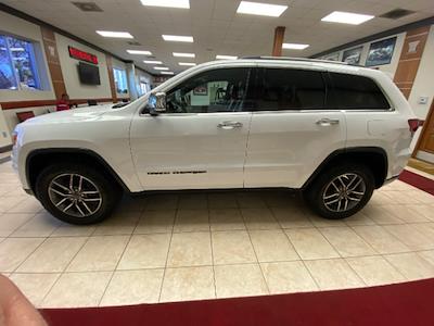 Used 2020 Jeep Grand Cherokee - photo 1