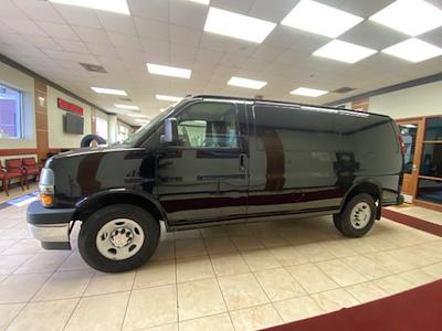 Used 2018 Chevrolet Express 2500 - photo 2