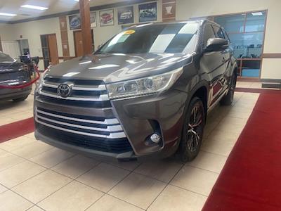Used 2018 Toyota Highlander LE for sale #A1FP-82222 - photo 1
