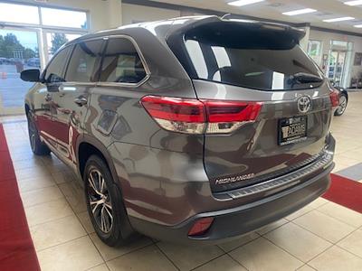 Used 2018 Toyota Highlander LE for sale #A1FP-82222 - photo 2